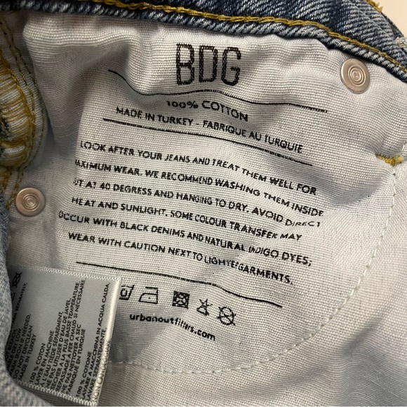 Urban Outfitters BDG jessye two toned mid rise true straight leg jeans 24 - Picture 13 of 16